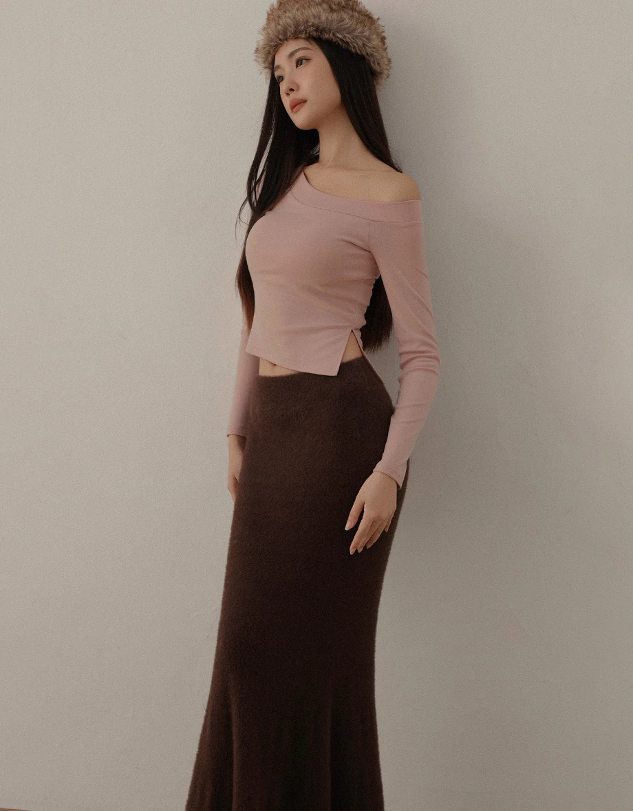 Asymmetric One Shoulder Slit Hem Long Sleeve Padded Bra Top