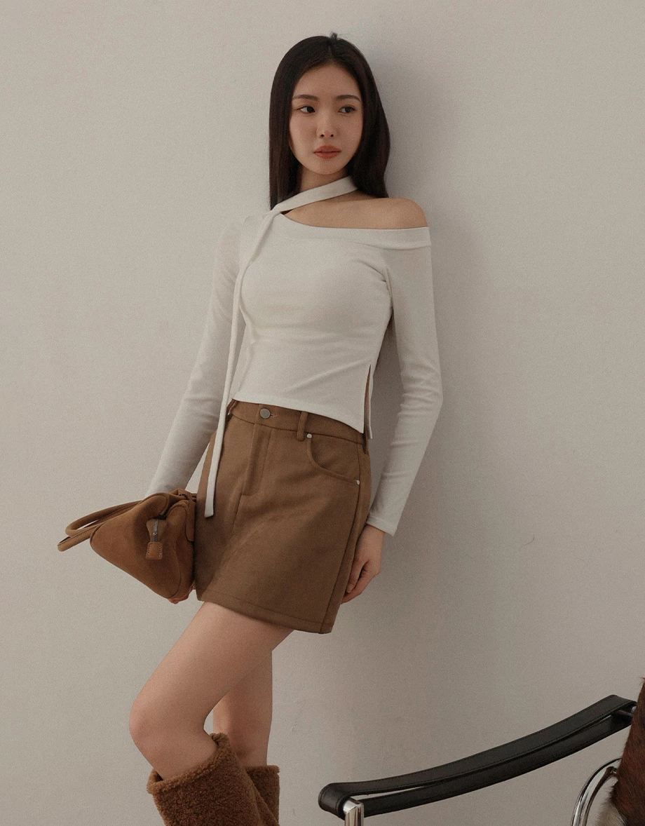 Asymmetric One Shoulder Slit Hem Long Sleeve Padded Bra Top