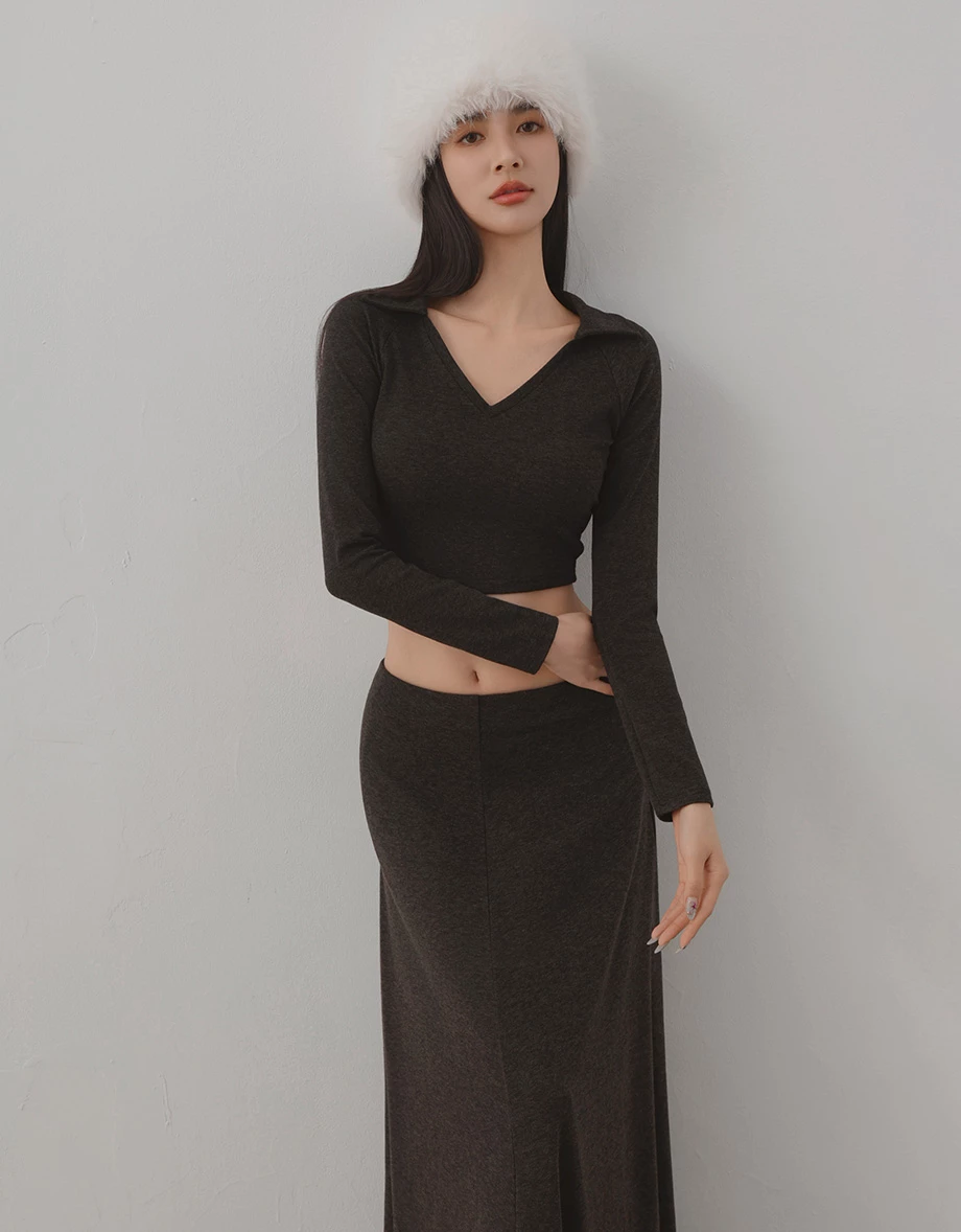 Collared V Neck Fitted Long Sleeve Crop Top Collared V Neck Fitted Long Sleeve Crop Top