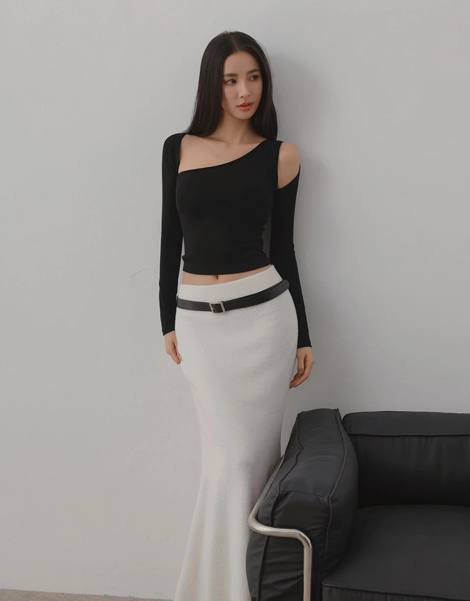 Asymmetric One Shoulder Cut Out Long Sleeve Padded Bra Top