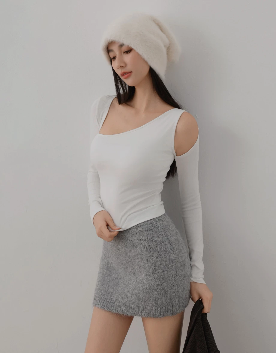 Asymmetric One Shoulder Cut Out Long Sleeve Padded Bra Top