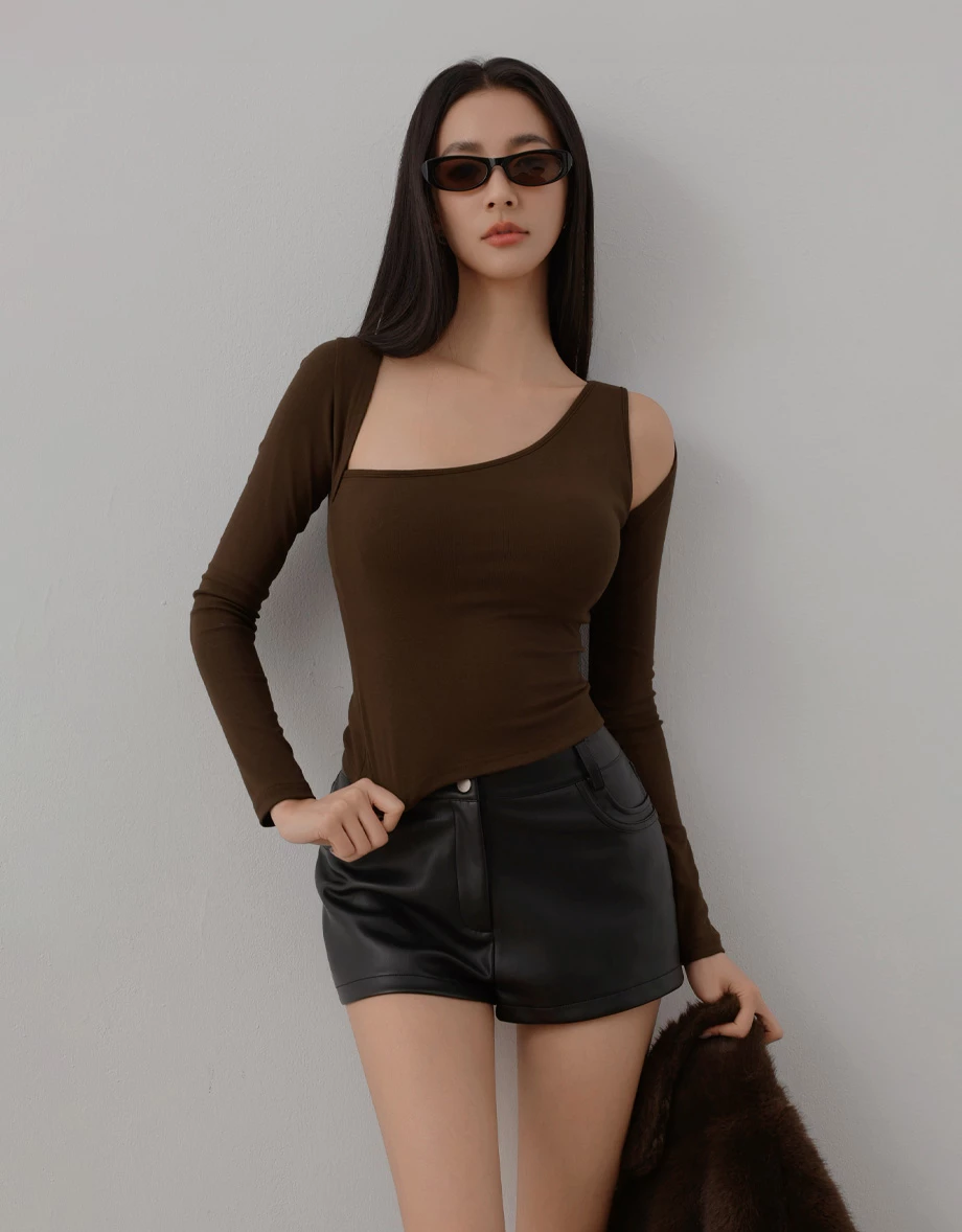 Asymmetric One Shoulder Cut Out Long Sleeve Padded Bra Top