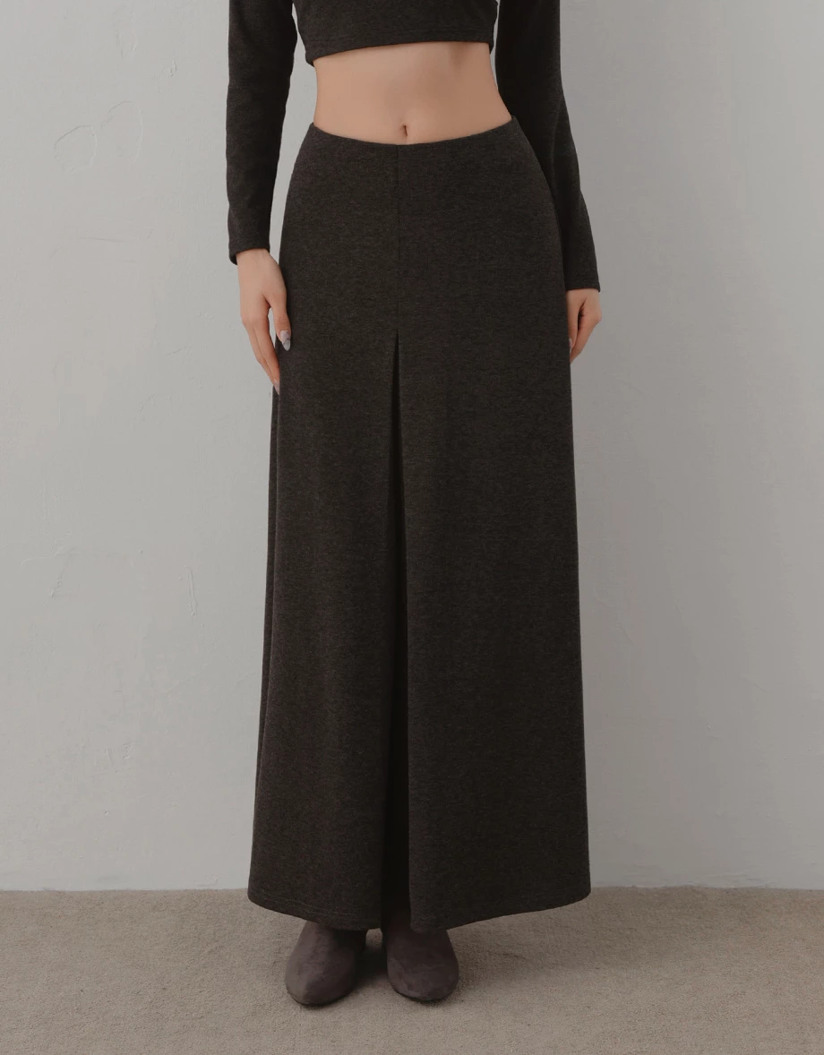 Elastic Waist Side Pleated Flared Maxi Skirt Elastic Waist Side Pleated Flared Maxi Skirt