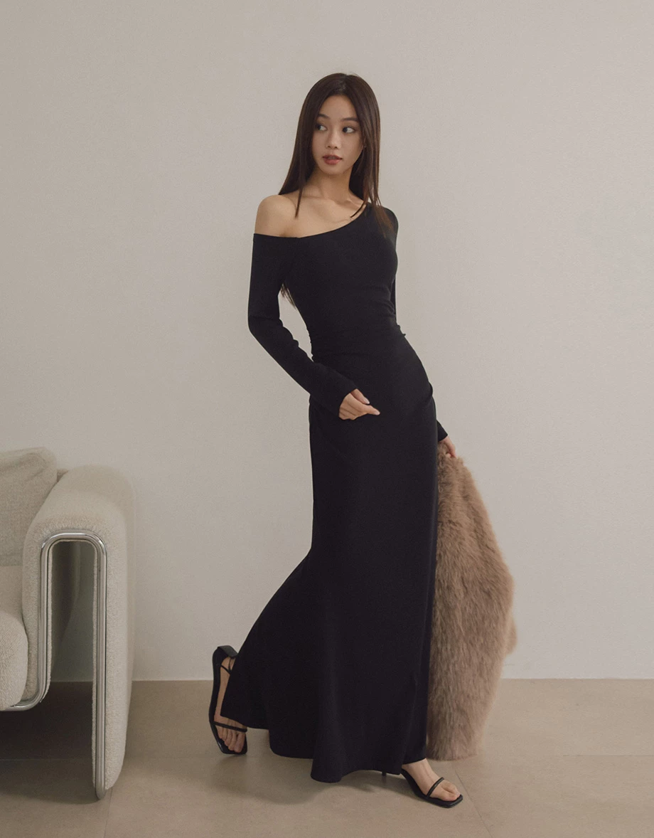 Asymmetric One Shoulder Long Sleeve Side Ruched Padded Maxi Dress