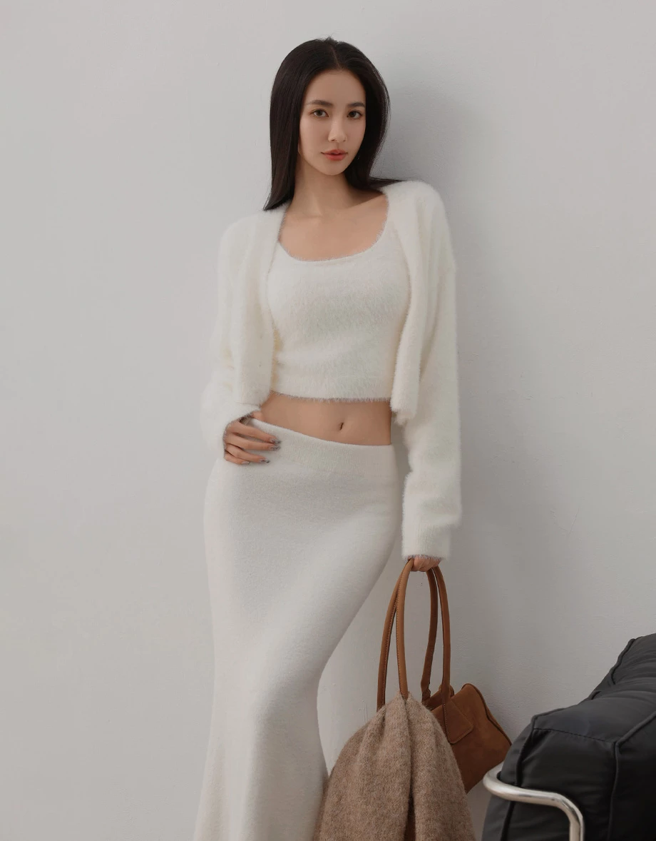 Faux Mink Fur V Neck Cropped Cardigan and Matching Knit Tank Top Set Wear Faux Mink Fur V Neck Cropped Cardigan and Matching Knit Tank Top Set Wear