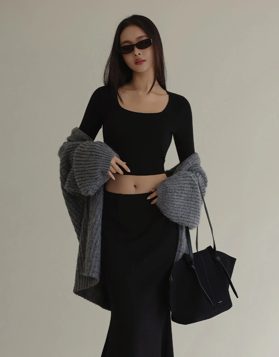 Soft Stretch Square Neck Fitted Ribbed Knit Long Sleeve Crop Top