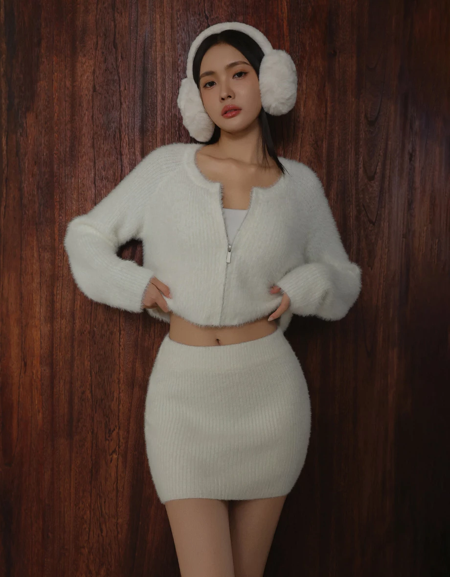 Soft Fluffy Knit Zip Up Cropped Cardigan Soft Fluffy Knit Zip Up Cropped Cardigan