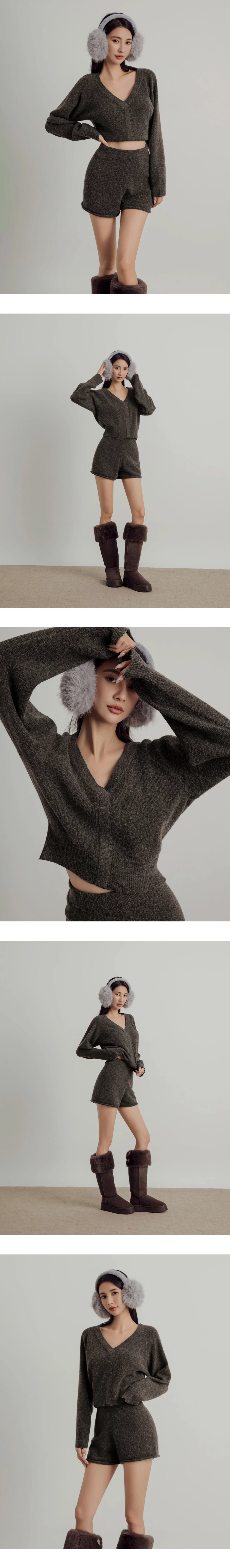 Soft Knit V Neck Sweater with Ribbed Panel Detailing Soft Knit V Neck Sweater with Ribbed Panel Detailing