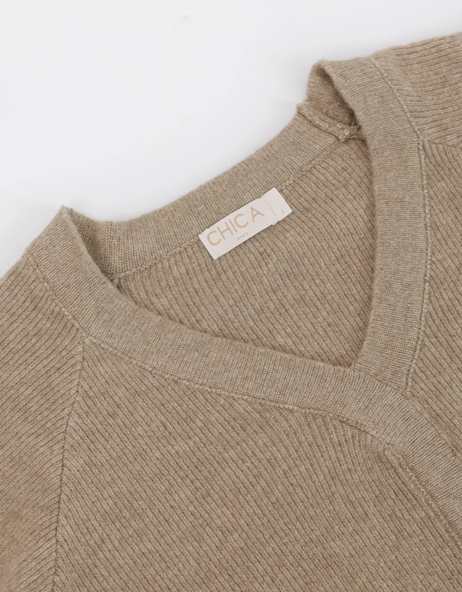 Soft Knit V Neck Sweater with Ribbed Panel Detailing Soft Knit V Neck Sweater with Ribbed Panel Detailing