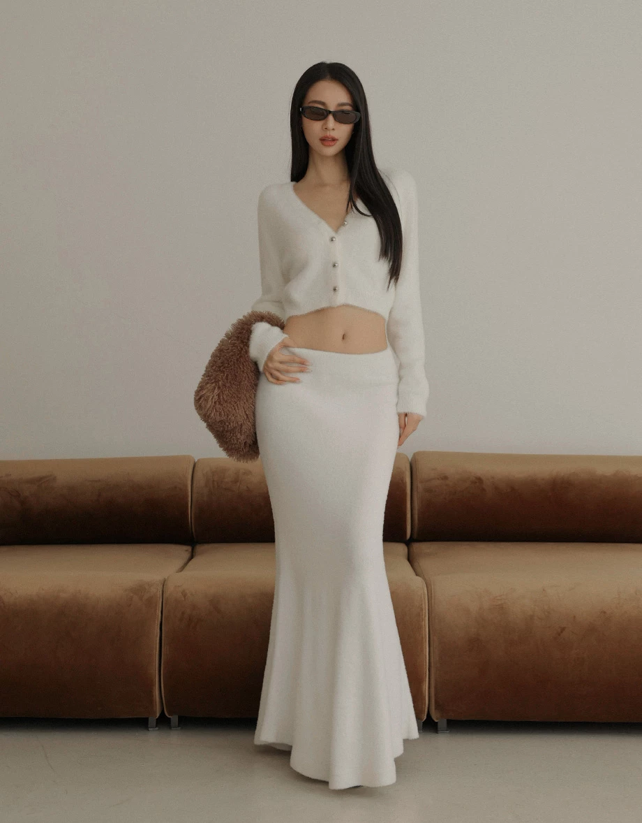 Soft Fuzzy V Neck Buttoned Front Cropped Knit Cardigan