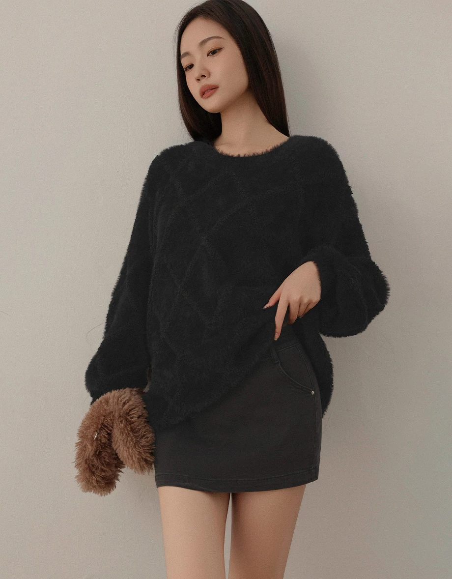 Classic Round Neck Argyle Pattern Knit Sweater