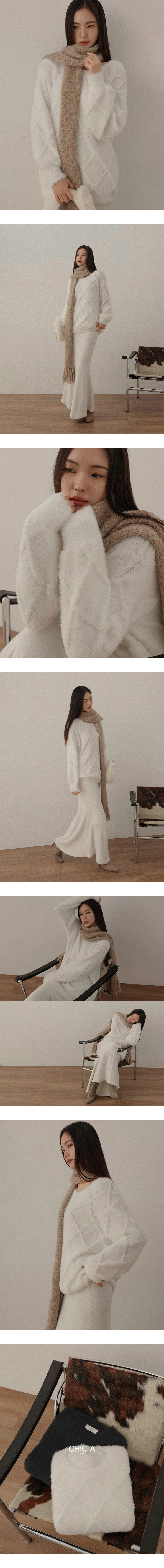 Classic Round Neck Argyle Pattern Knit Sweater