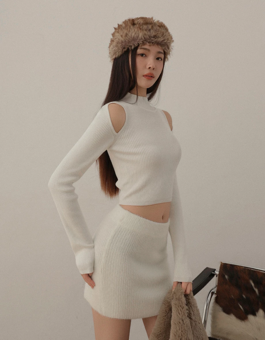 Cold Shoulder Mock Neck Ribbed Knit Crop Top Cold Shoulder Mock Neck Ribbed Knit Crop Top