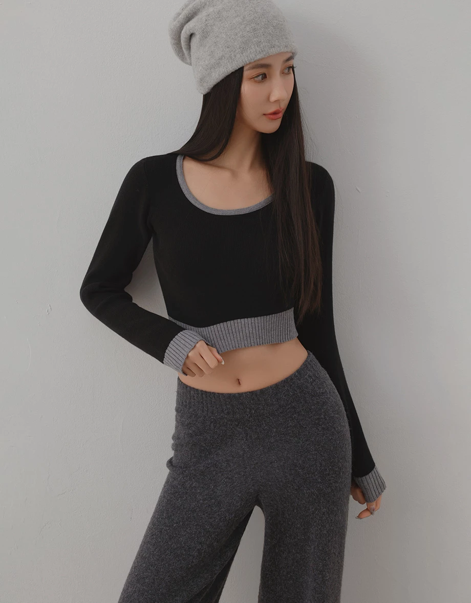 Contrast Trim Crewneck Cropped Fitted Knit Top