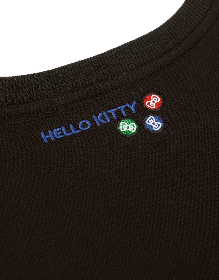 【Hello Kitty Collaboration】Contrast Patch Oversized Pullover Sweatshirt 【Hello Kitty Collaboration】Contrast Patch Oversized Pullover Sweatshirt