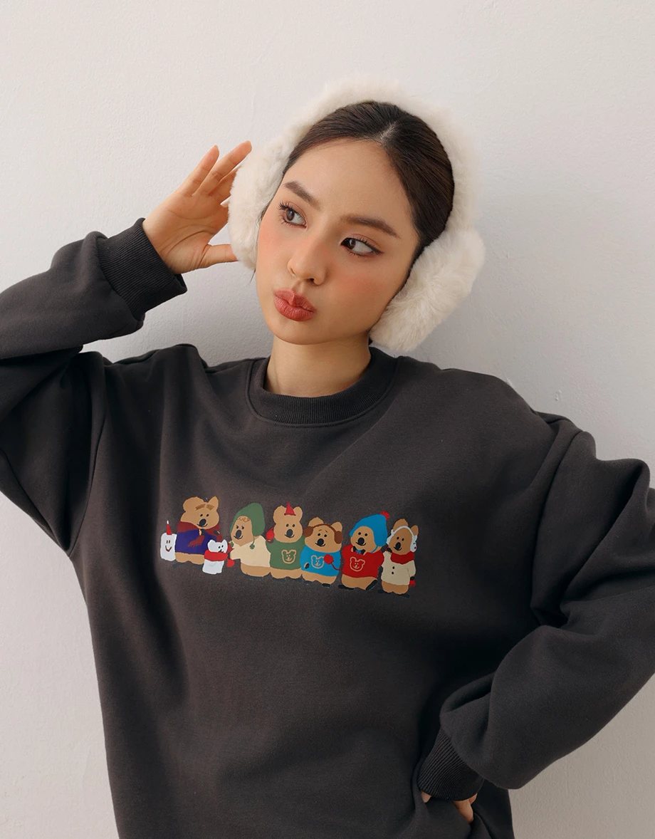 【DINOTAENG】Embroidered Sweatshirt With Inner Fleece 【DINOTAENG】Embroidered Sweatshirt With Inner Fleece