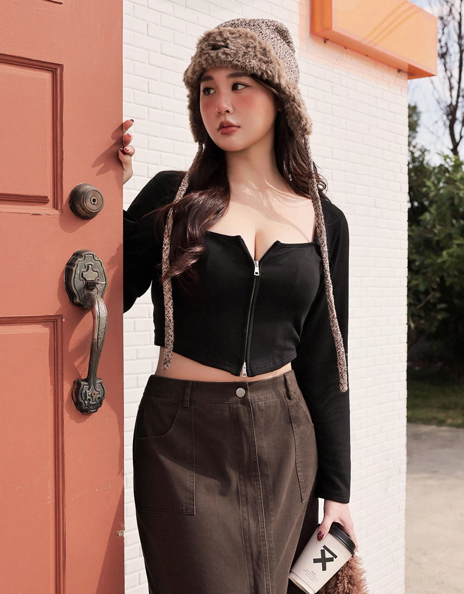 Zip Up Square Neck Long Sleeve Crop Top Zip Up Square Neck Long Sleeve Crop Top