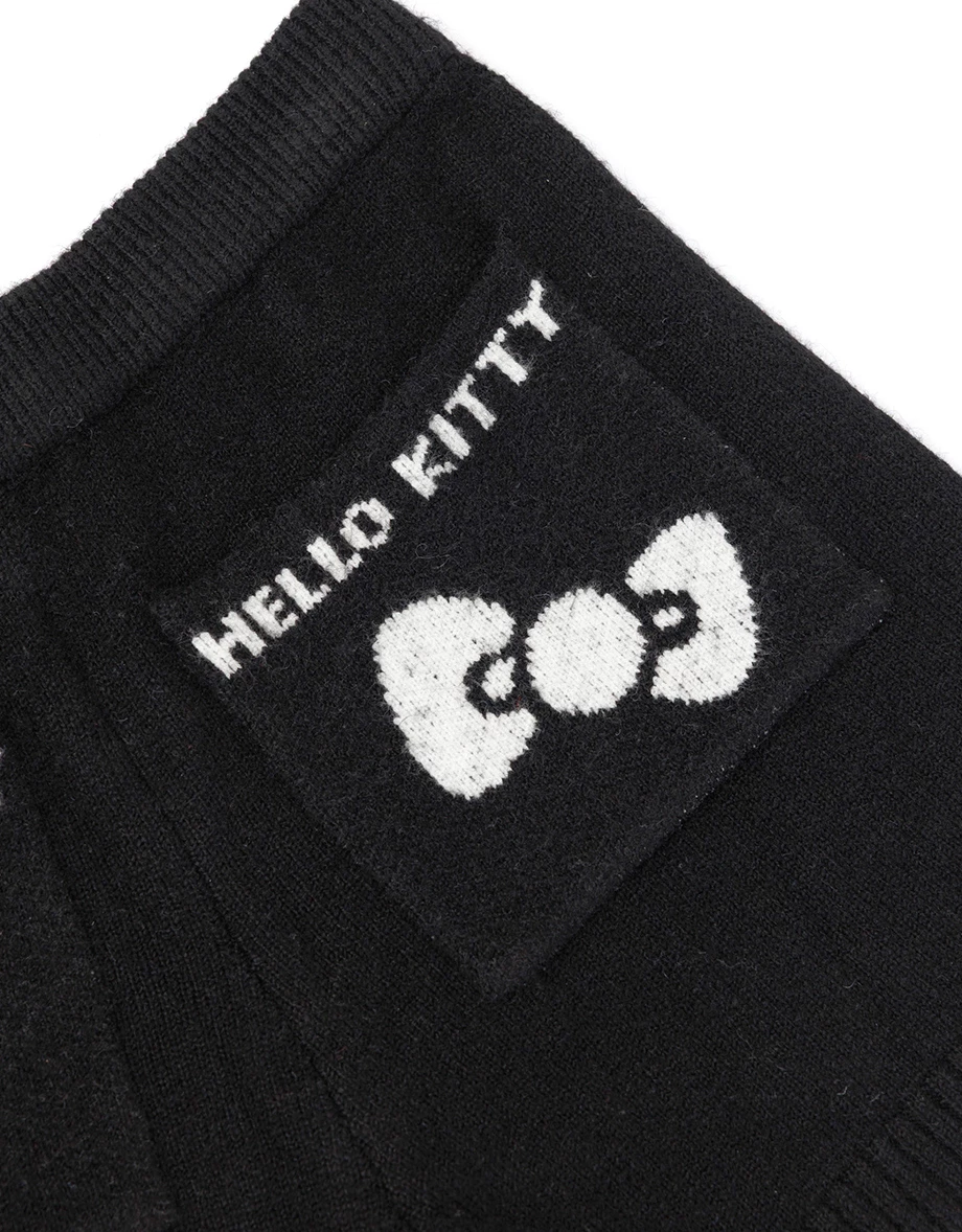 【Hello Kitty Collaboration】Comfy Knit Lounge Shorts with Back Pocket Embroidery 【Hello Kitty Collaboration】Comfy Knit Lounge Shorts with Back Pocket Embroidery