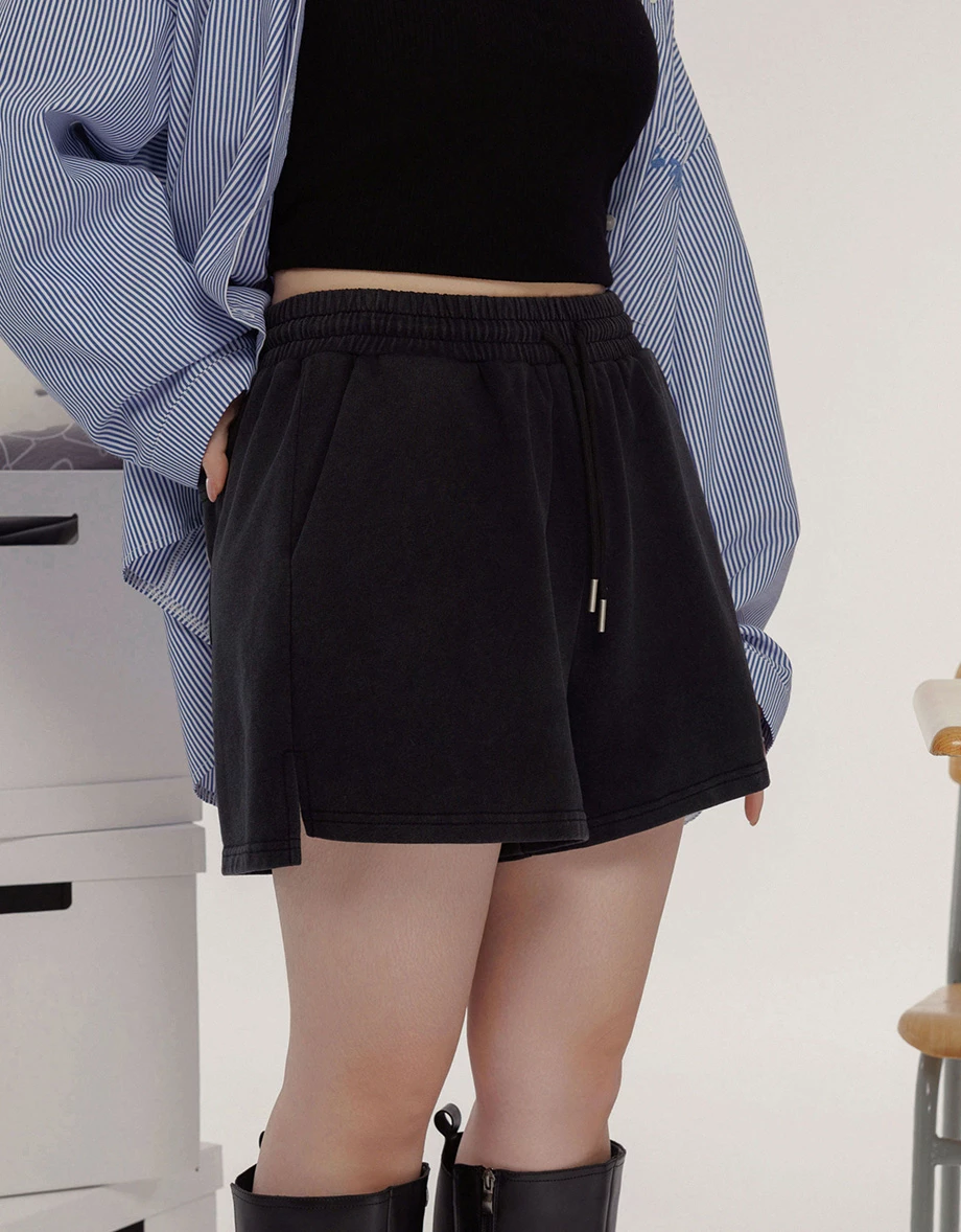 【SANRIO Collab】Hello Kitty Drawstring Shorts with Embroidered Patch