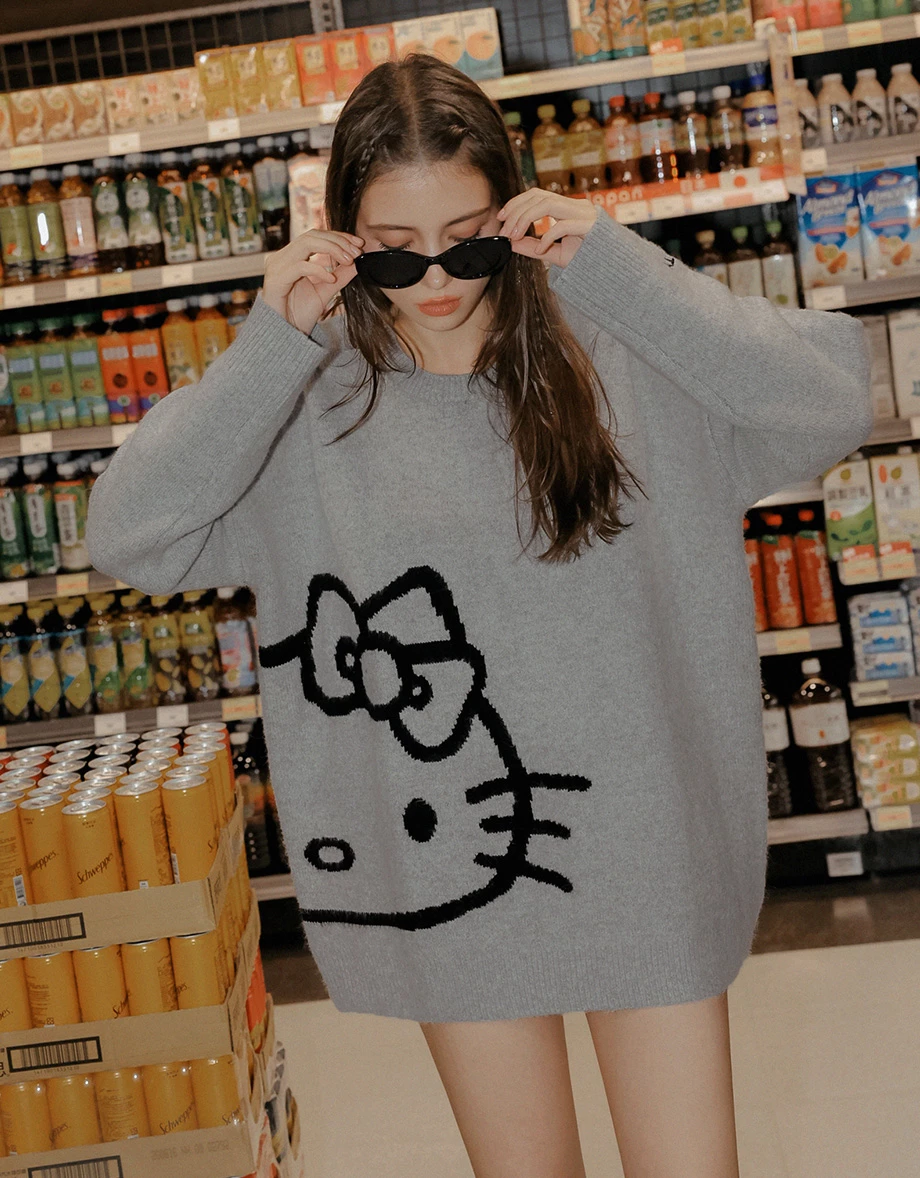 【Hello Kitty Collaboration】Oversized Knit Pullover Sweater with Kitty Outline 【Hello Kitty Collaboration】Oversized Knit Pullover Sweater with Kitty Outline