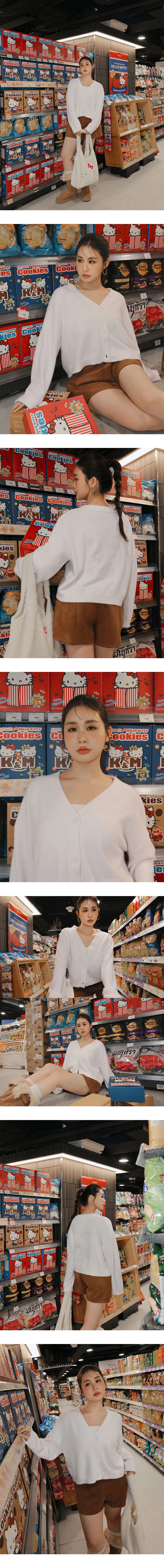 【Hello Kitty Collaboration】Cozy Button Cardigan Featuring Hello Kitty Back Embroidery