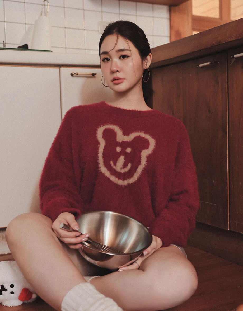 【DINOTAENG】Fluffy Knit Graphic Sweater Top 【DINOTAENG】Fluffy Knit Graphic Sweater Top