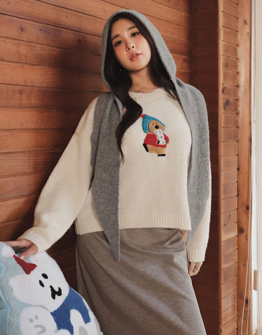 【DINOTAENG】Round Neck Crop Top Knit Sweater With Patch