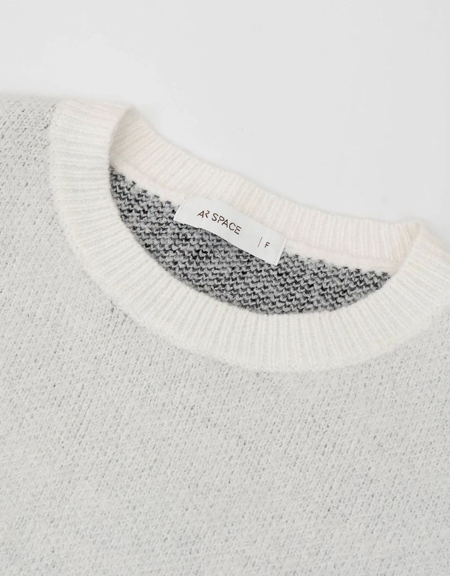 【Lyra & Toby】Toby Back Motif Longline Crew Neck Knit Sweater