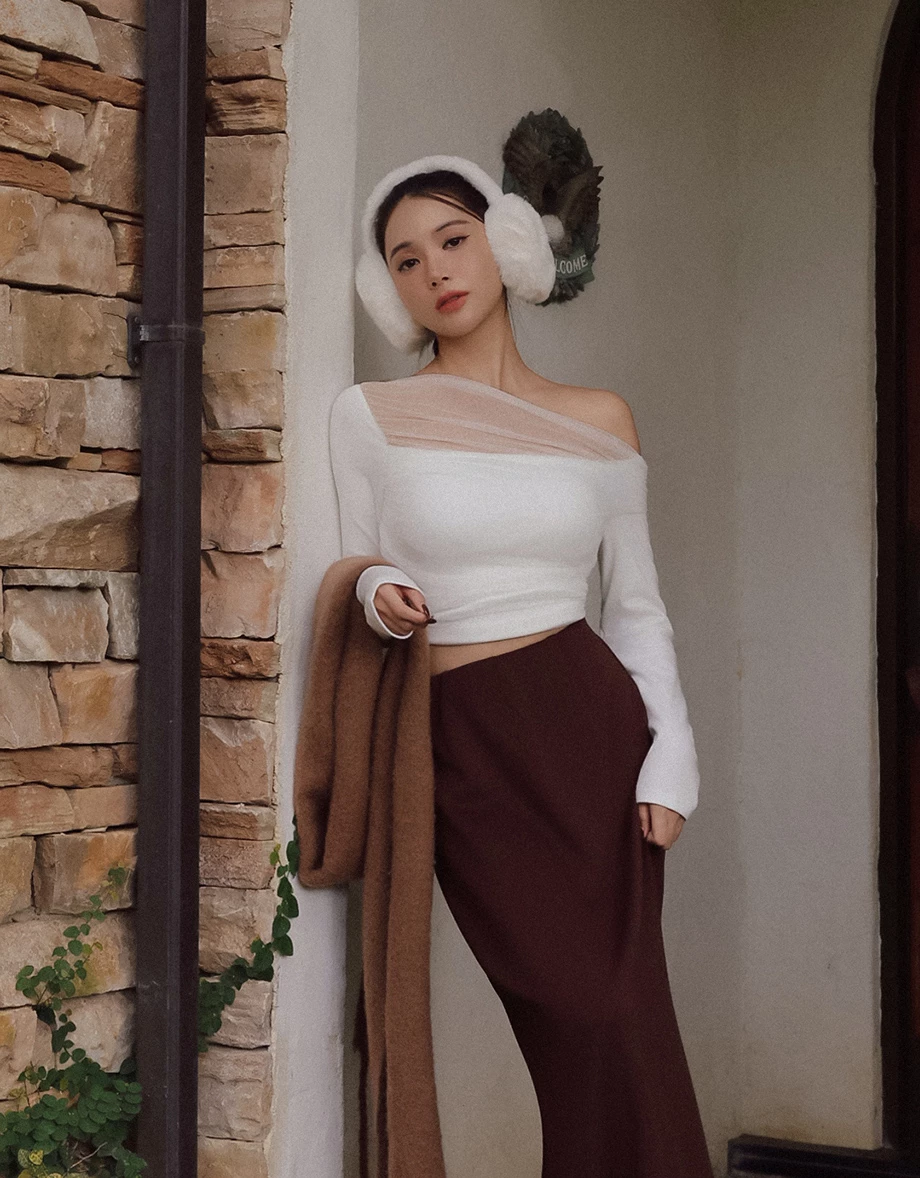 Asymmetric One Shoulder Sheer Mesh Long Sleeve Crop Top