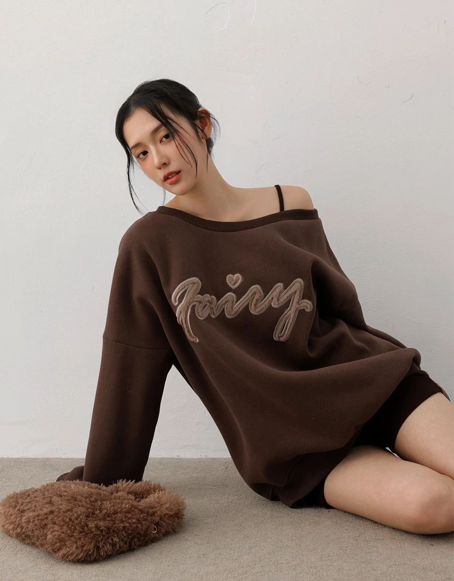 Asymmetrical One Shoulder Letter Embroidery Fleece Sweatshirt