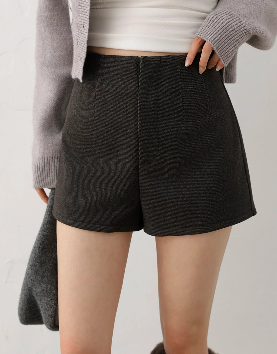【AIRY HOURGLASS】Perfect Waistline Fleece Lined Tailored Shorts