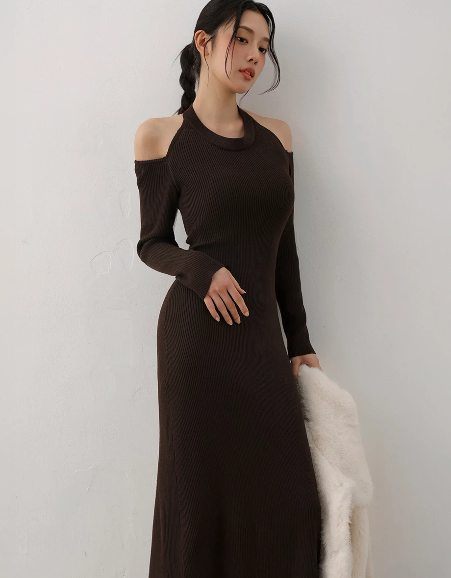 Halter Neck Cold Shoulder Ribbed Knit Padded Maxi Dress