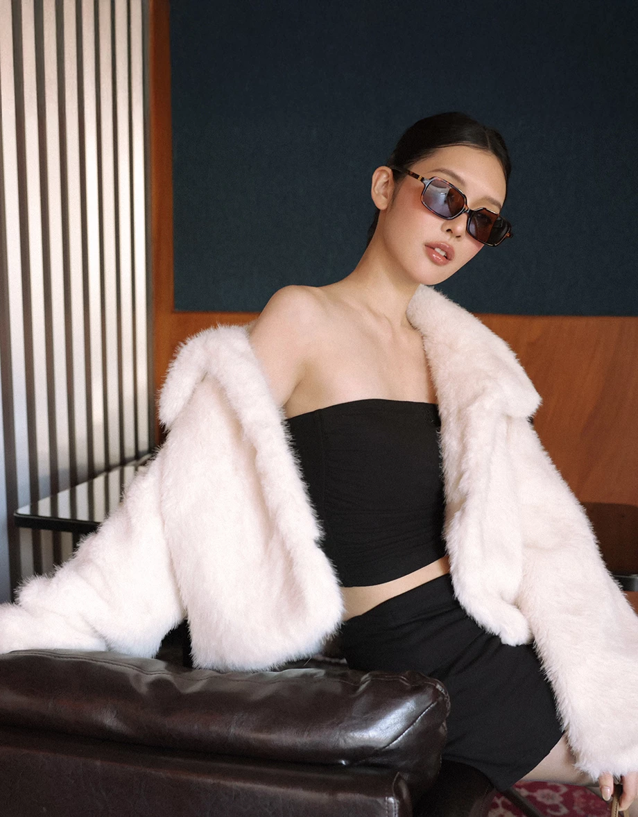 Classic Collar Cropped Faux Fur Jacket with Snap Button