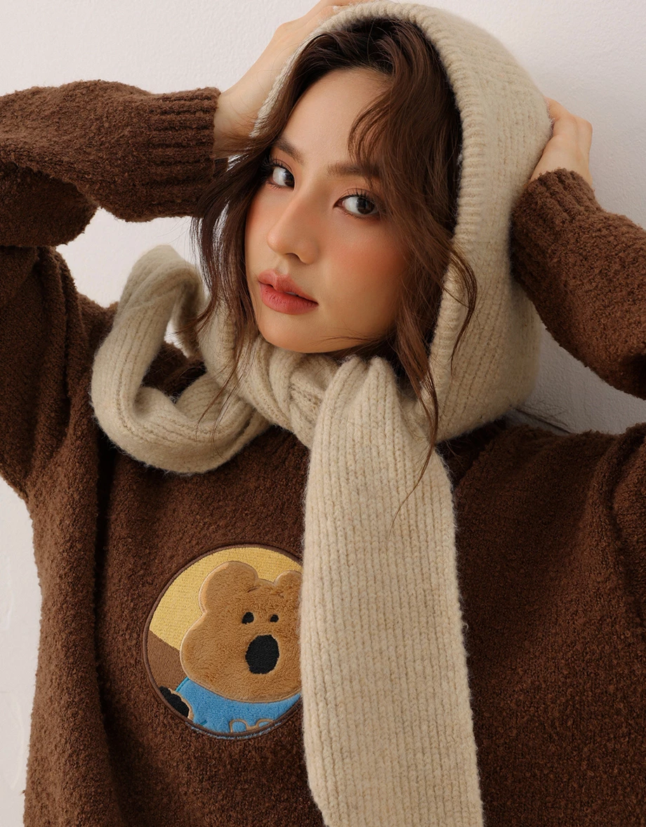 【DINOTAENG】Round Neck Crop Top Knit Sweater With Patch 【DINOTAENG】Round Neck Crop Top Knit Sweater With Patch