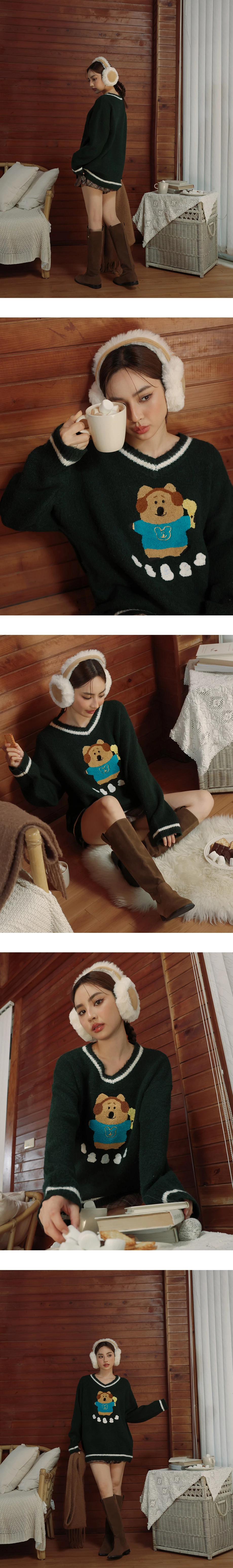 【DINOTAENG】V-Neck Long Sleeves Embroidery Knit Sweater