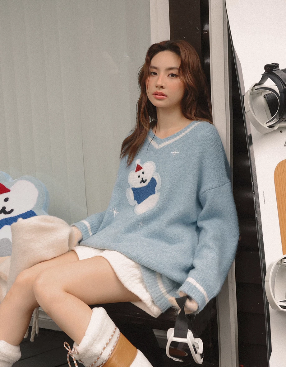 【DINOTAENG】V-Neck Long Sleeves Embroidery Knit Sweater