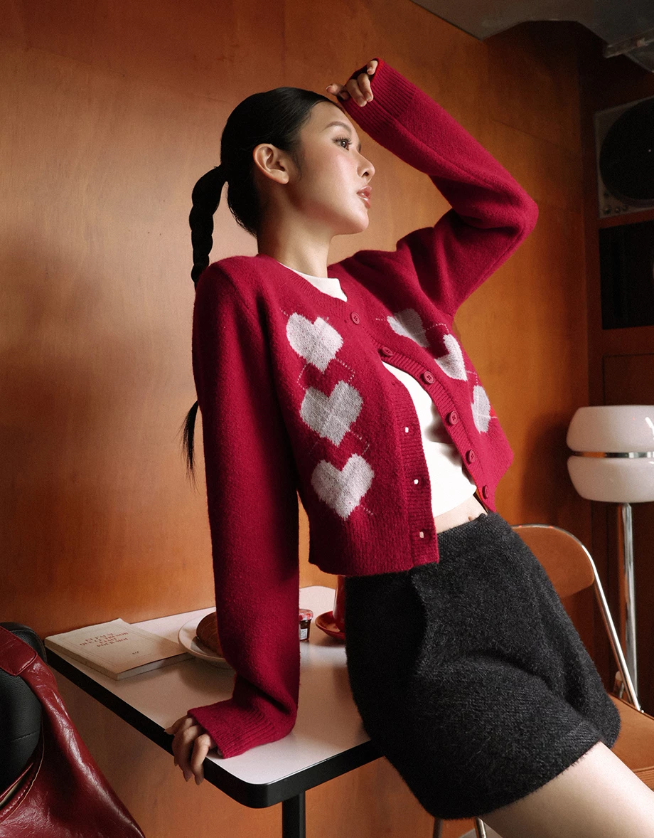 Argyle Heart Pattern Button Front Cropped Knit Cardigan Argyle Heart Pattern Button Front Cropped Knit Cardigan