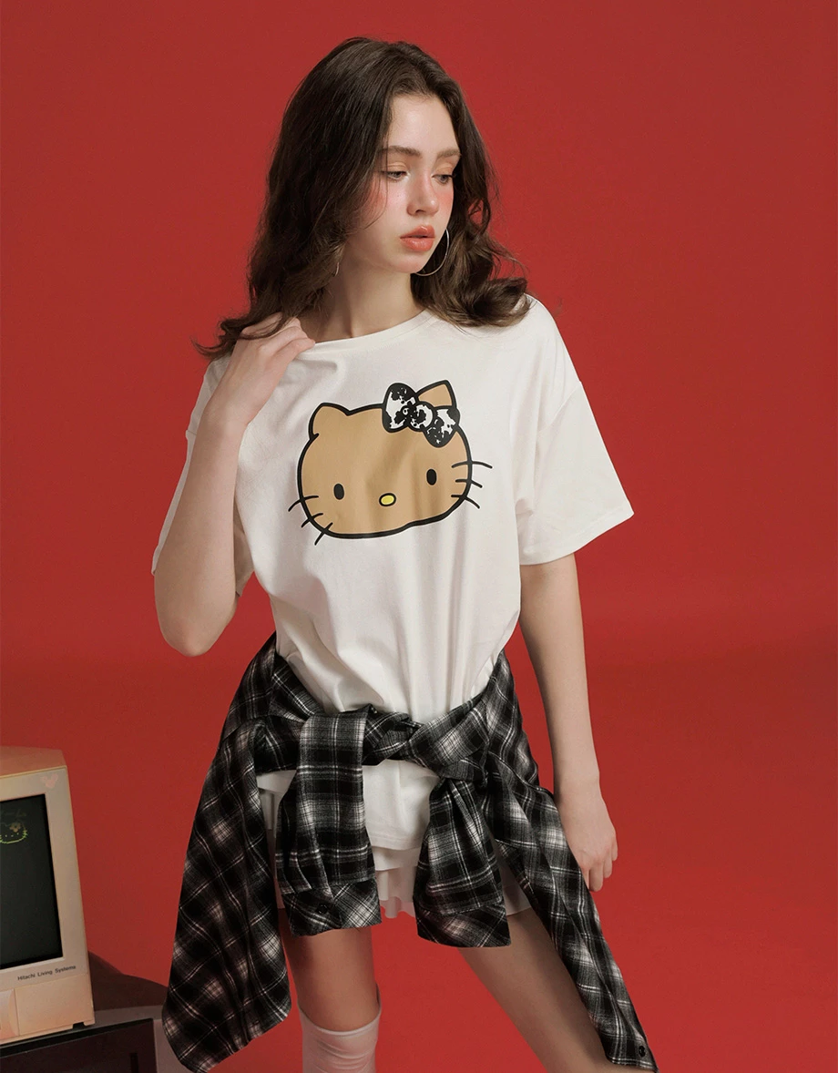 【Hello Kitty Collaboration】Front Print Classic Graphic Oversized Tee