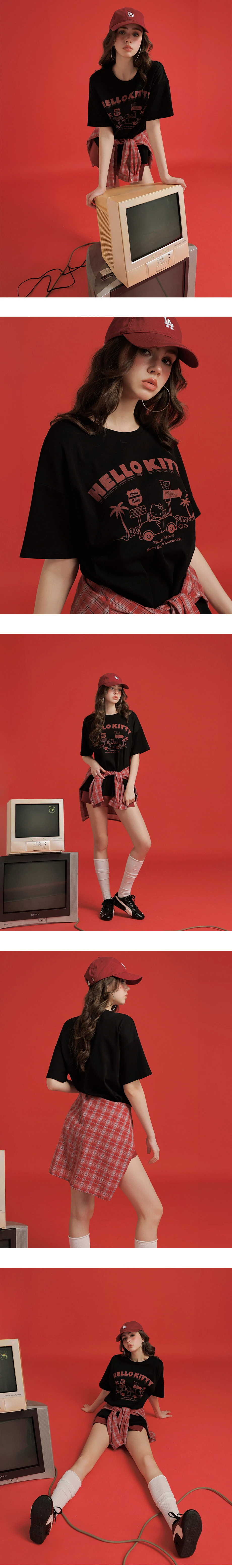 【Hello Kitty Collaboration】Graphic Print Loose Fit Crewneck Tee 【Hello Kitty Collaboration】Graphic Print Loose Fit Crewneck Tee