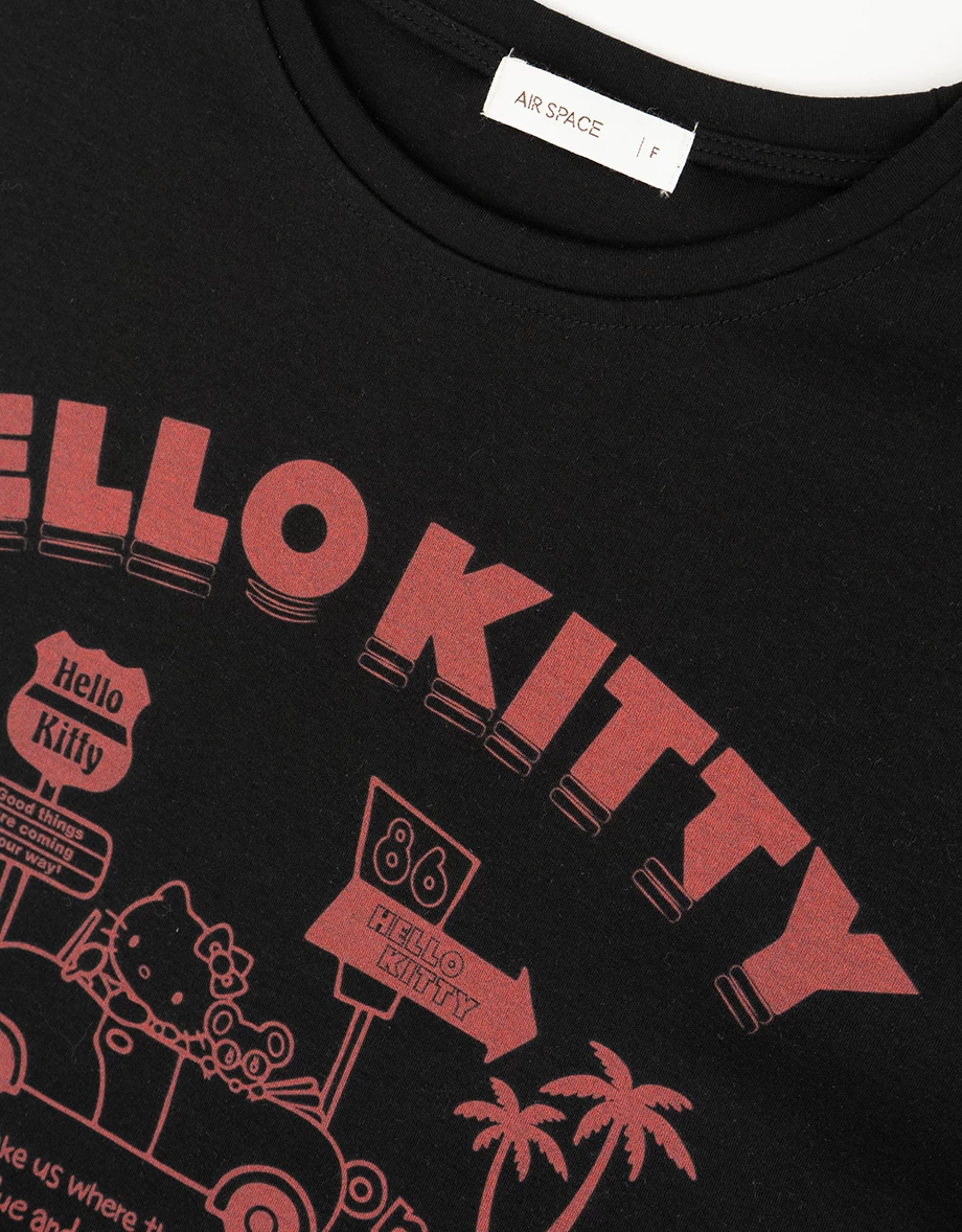 【Hello Kitty Collaboration】Graphic Print Loose Fit Crewneck Tee 【Hello Kitty Collaboration】Graphic Print Loose Fit Crewneck Tee