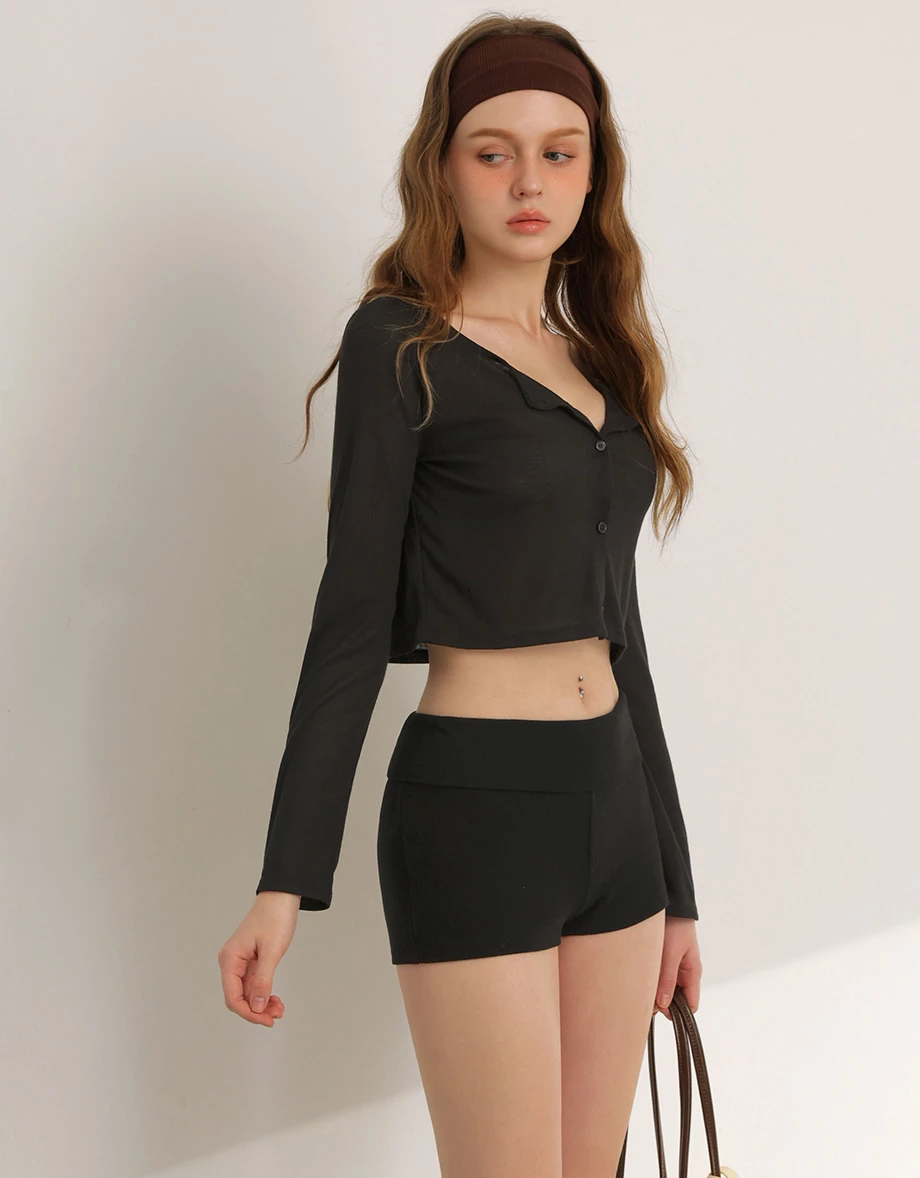 圓領蕾絲LOGO刺繡領標長袖短版排扣開襟針織衫