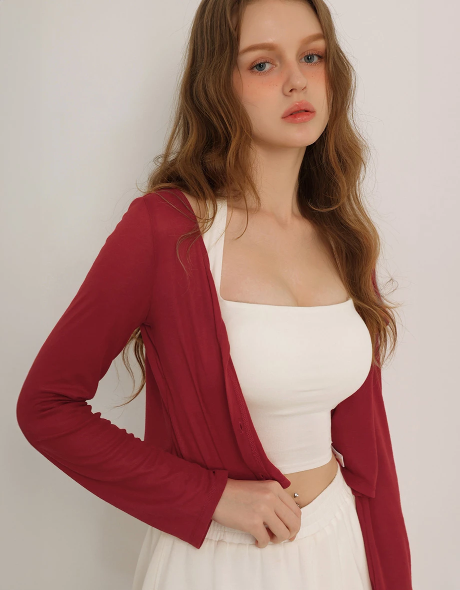 圓領蕾絲LOGO刺繡領標長袖短版排扣開襟針織衫