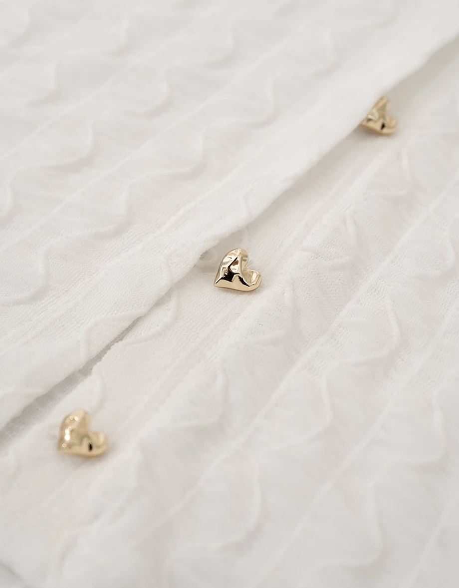 【HEYMAN聯名】翻領愛心扣開襟波紋皺褶透紗長袖短版上衣細肩帶背心套裝