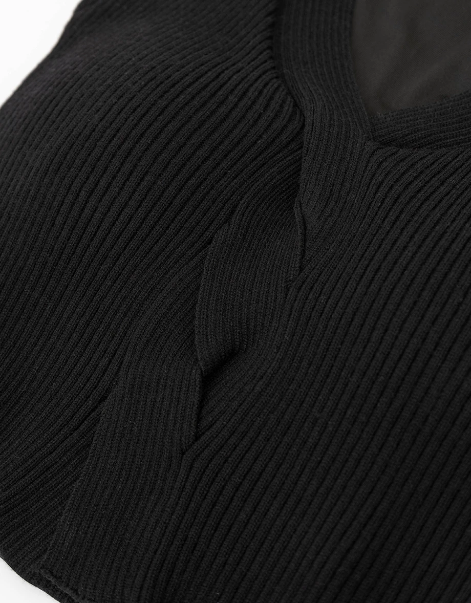 【HEYMAN聯名】交叉麻花設計削肩短版羅紋針織背心(附胸墊) 【HEYMAN聯名】交叉麻花設計削肩短版羅紋針織背心(附胸墊)