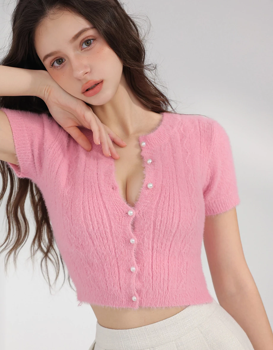 圓領珍珠排扣波浪坑條短袖仿貂毛針織開襟衫