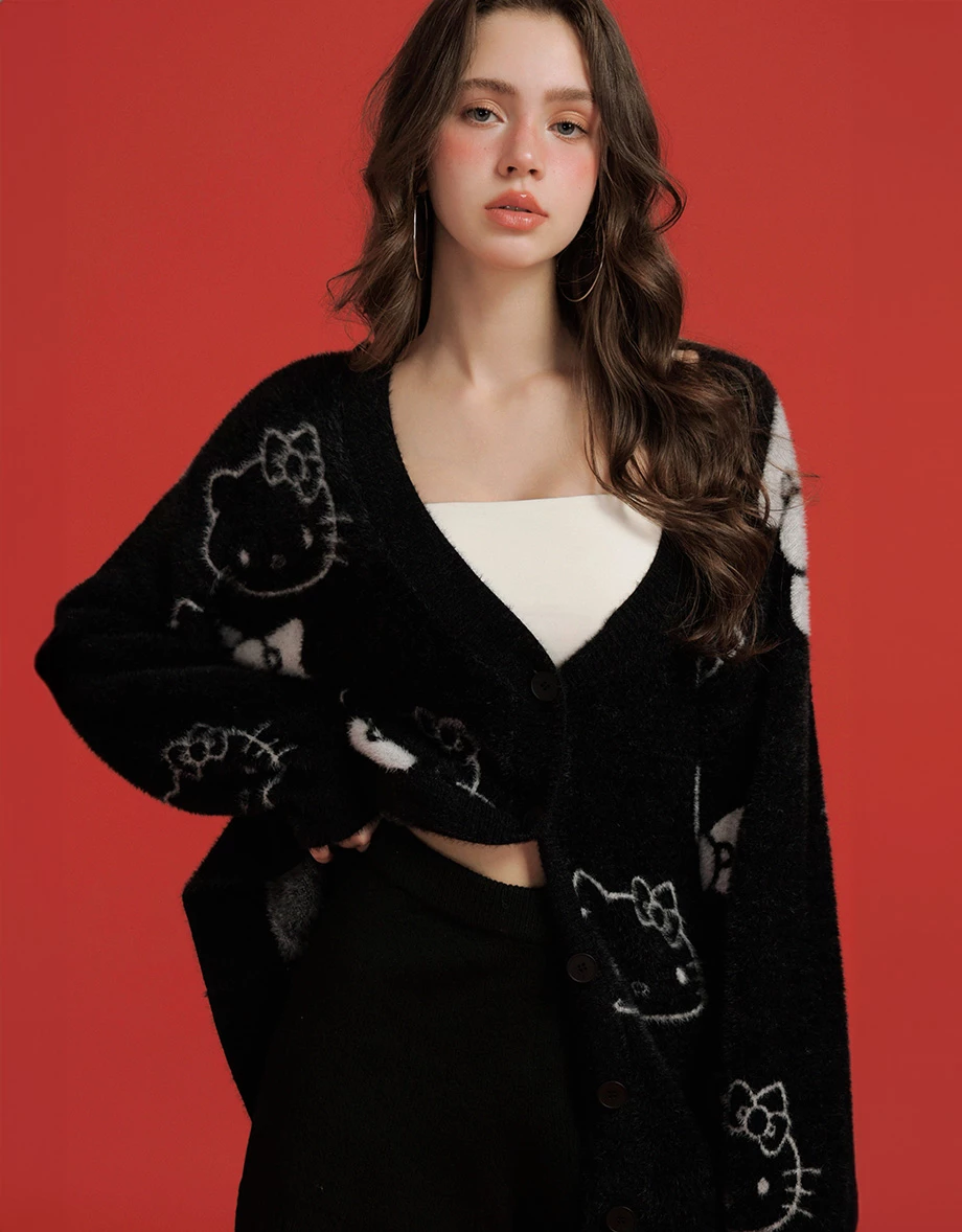【Hello Kitty Collaboration】All Over Print Jacquard V Neck Fuzzy Knit Cardigan 【Hello Kitty Collaboration】All Over Print Jacquard V Neck Fuzzy Knit Cardigan