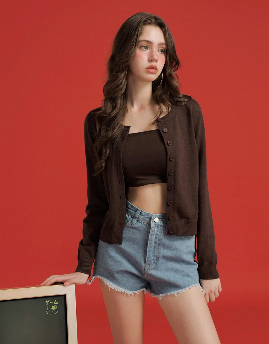 【Hello Kitty Collaboration】Back Jacquard Button Front Knit Cardigan