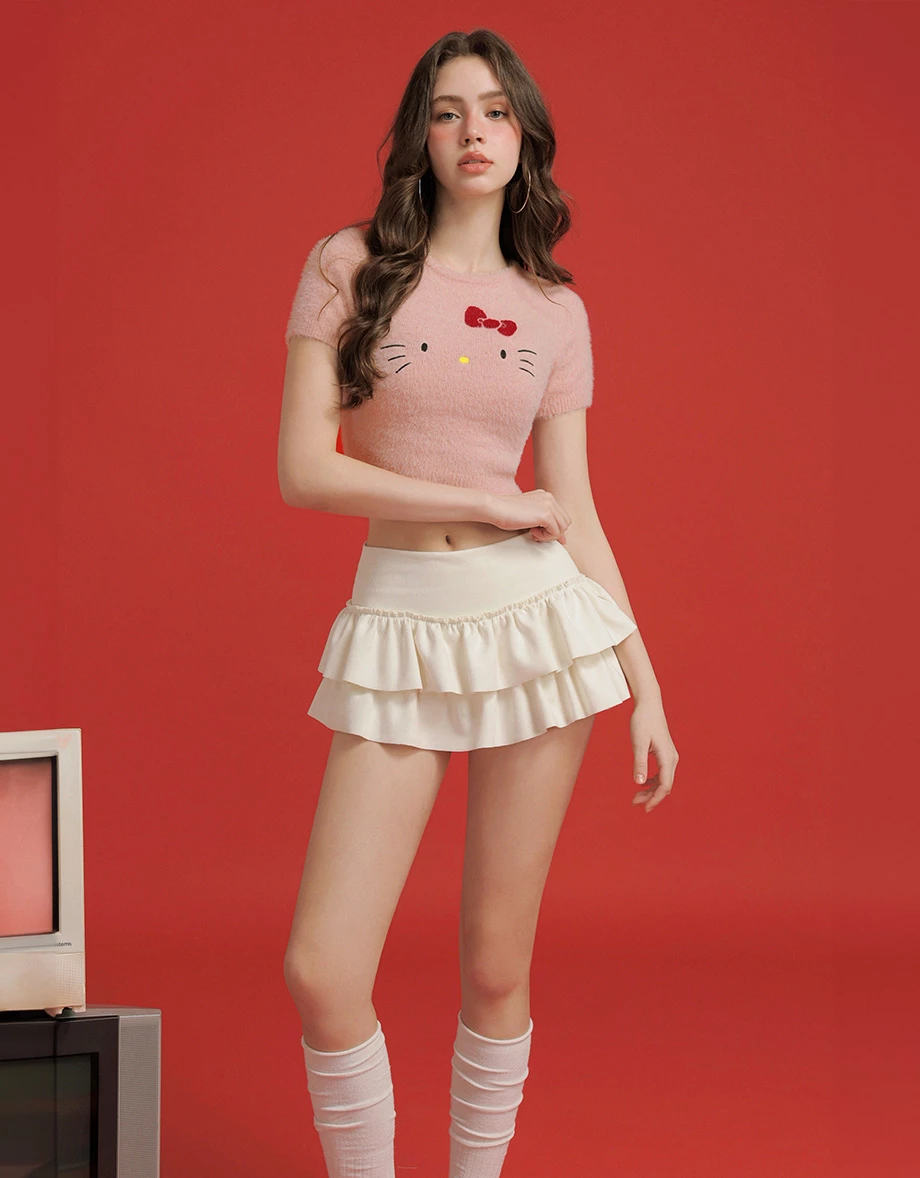 【Hello Kitty Collaboration】Fluffy Knit Short Sleeve Crop Top