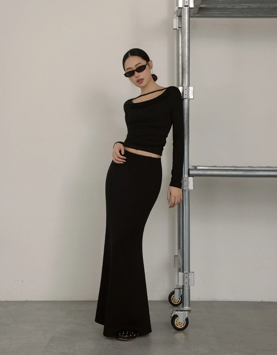 2 Way Drape Wide Neck Shirred Slim Fit Top 2 Way Drape Wide Neck Shirred Slim Fit Top