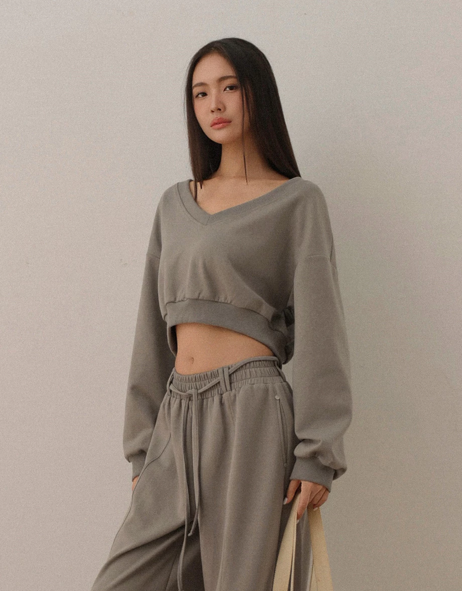 Overseized V Neck Cropped Sweatshirt with Ribbed Hem